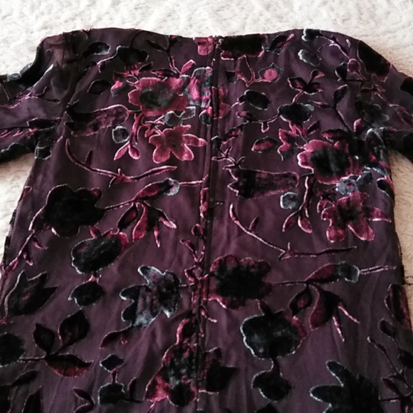 HALO đź’– Velvet Burn Out Dress - Picture 8 of 12